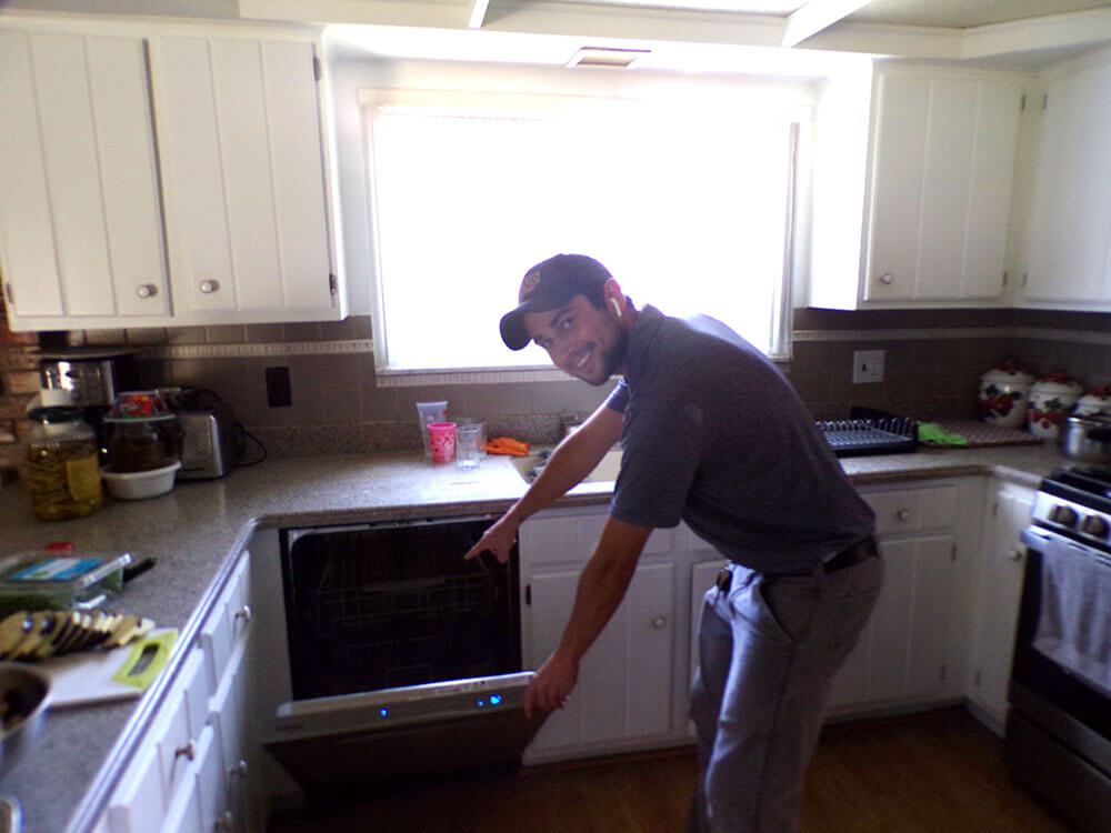 Leave the maintenance stress to our technicians on your next Appliance service in Roseville MI